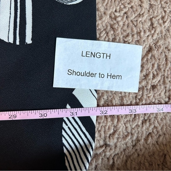 Juicy Couture | Black & White Floral Short Sleeve Dress Size 4 - Picture 12 of 12